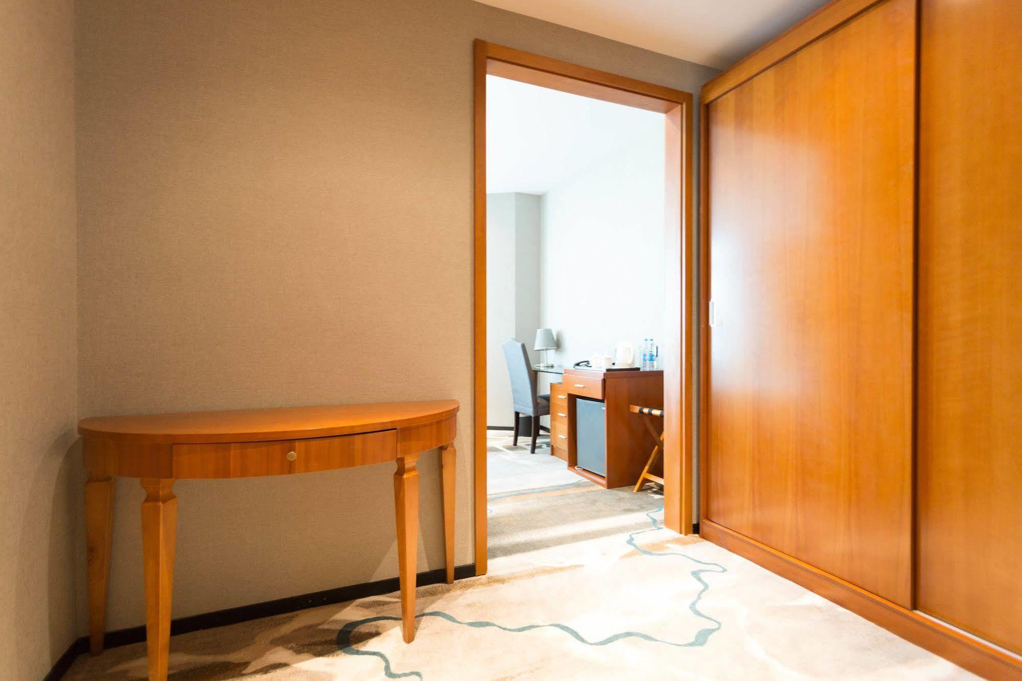 Radiance Hotel شانغهاي المظهر الخارجي الصورة